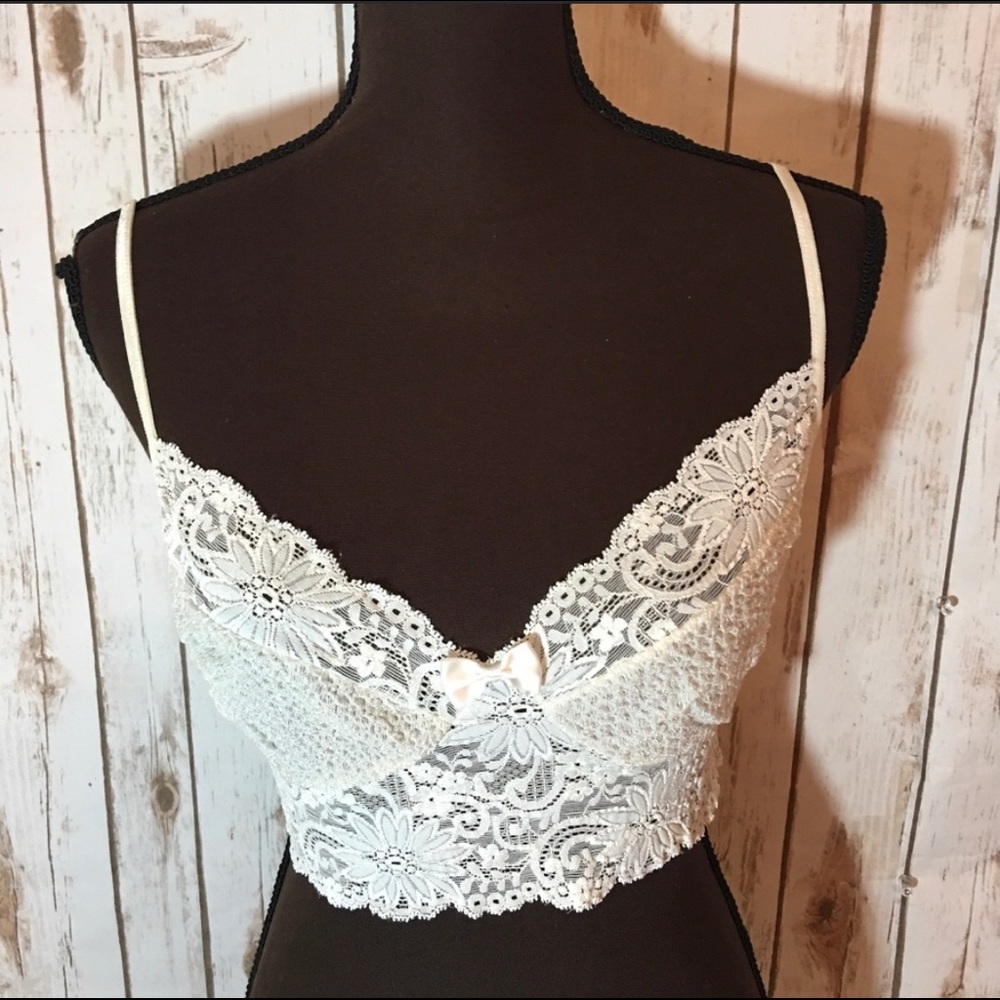 Victoria’s Secret White Lace Bralet Size Large